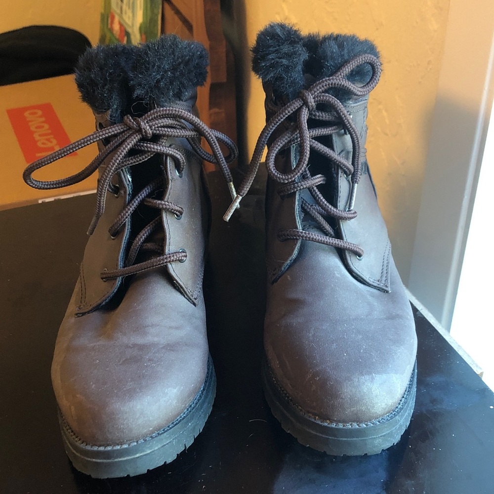 Sporto black insulated boots size 7.5